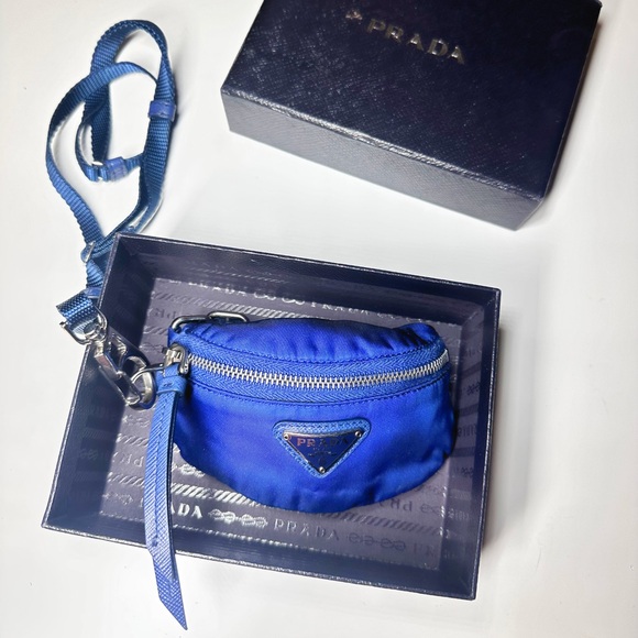 Prada wrist bag with chain - Picture 5 of 8